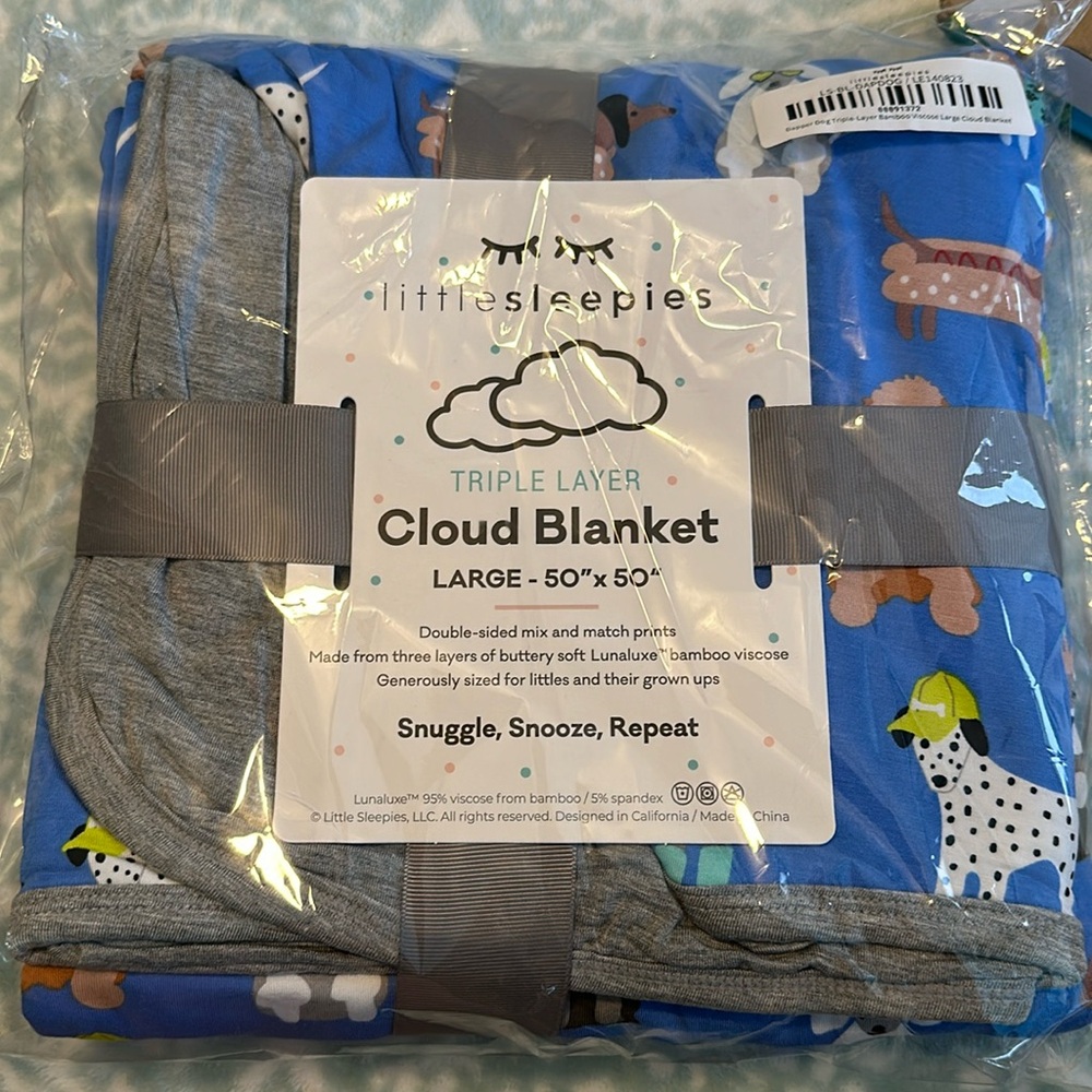 Little Sleepies ‘dapper dogs’ cloud blanket